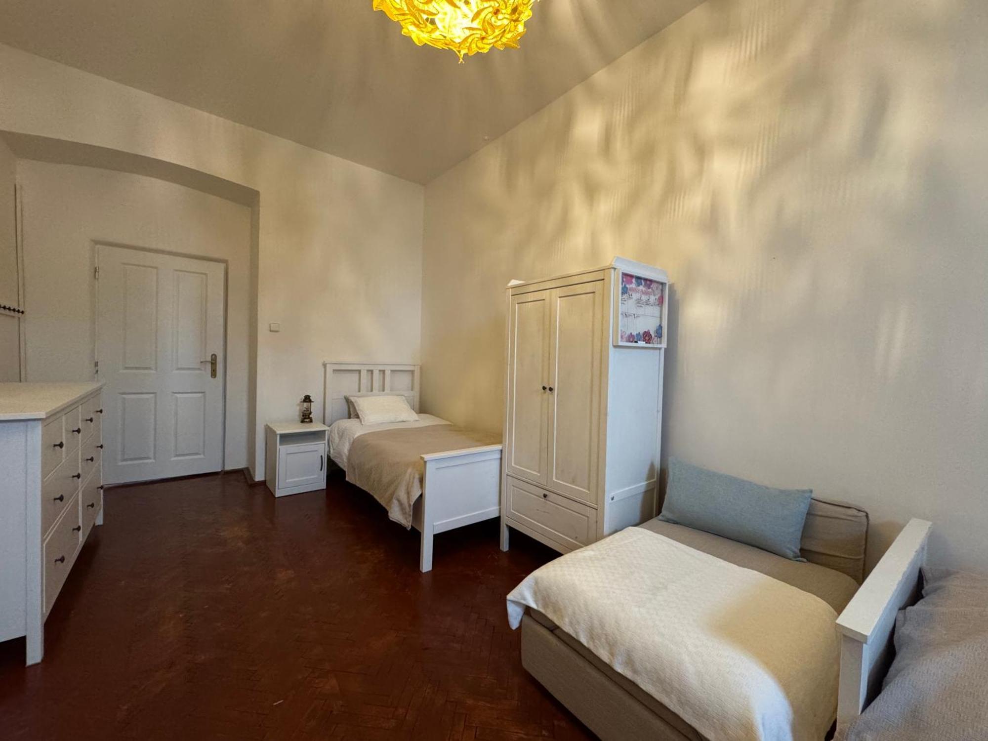 2bdr Pretty In The Local Area Of Apartment