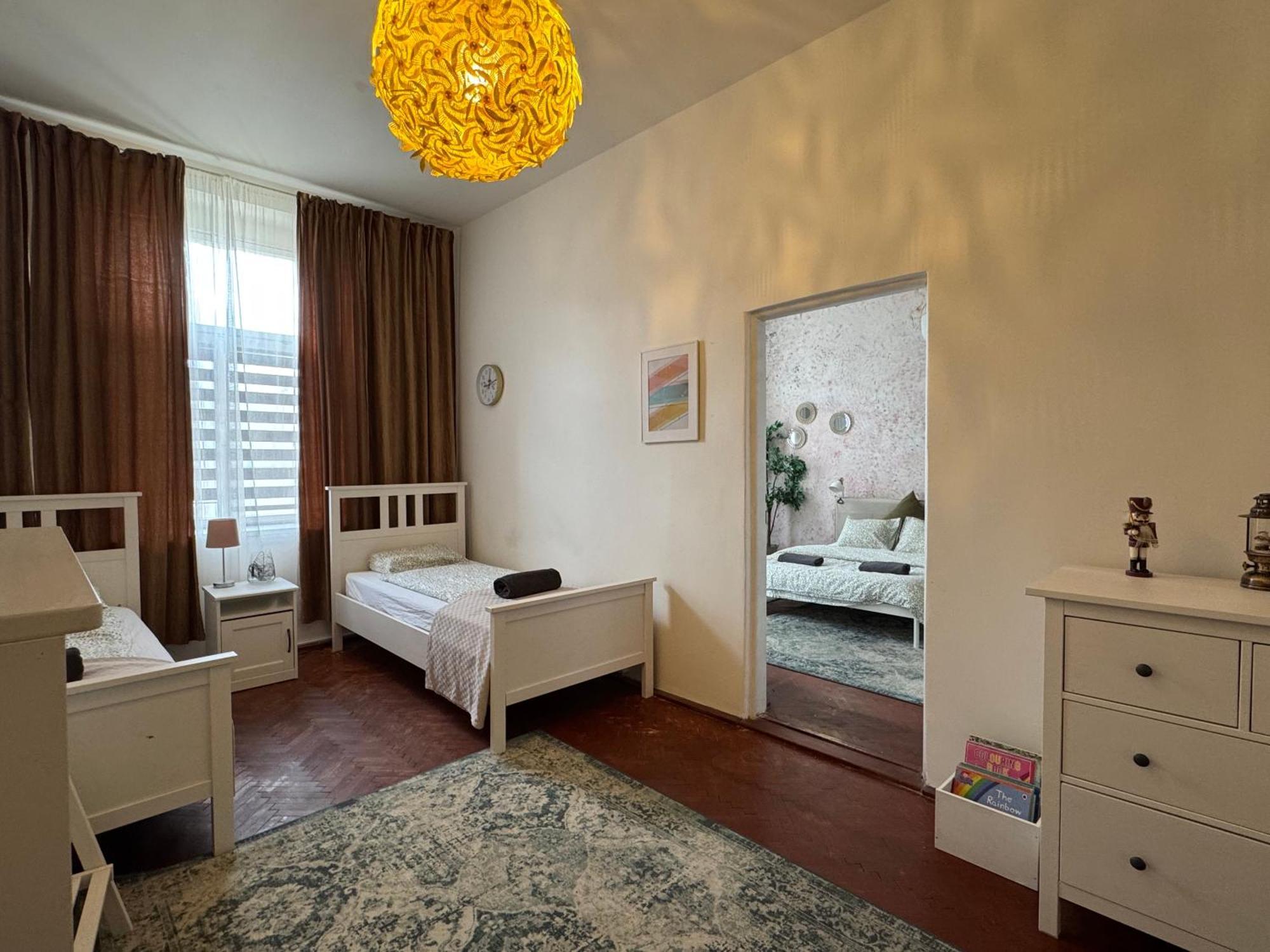 2bdr Pretty In The Local Area Of Apartment